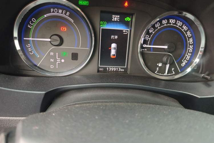 Used Toyota Levin 2016 Dual-Engine 1.8H GS E-CVT Elite Model with Sunroof Odometer Close Up