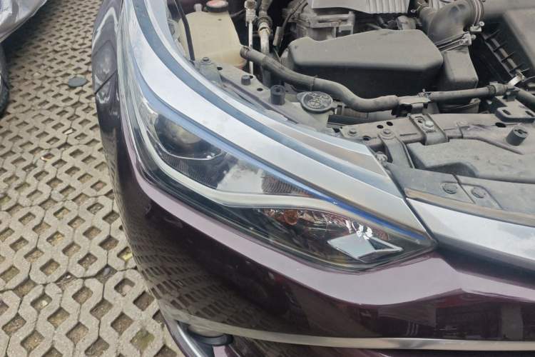 Used Toyota Levin 2016 Dual-Engine 1.8H GS E-CVT Elite Model with Sunroof Right Front Headlight