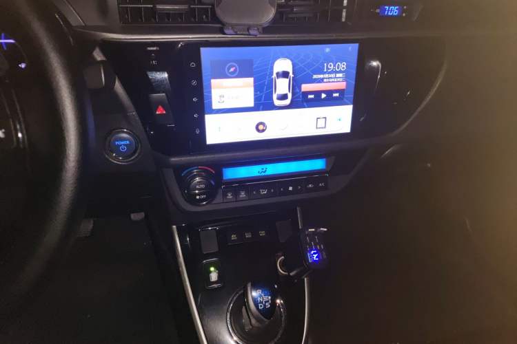 Used Toyota Levin 2016 Dual-Engine 1.8H GS E-CVT Elite Model with Sunroof Audio And AC Panel