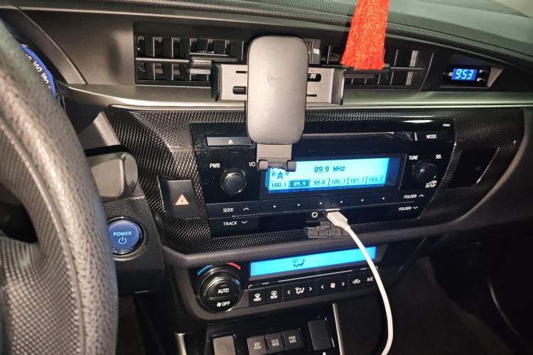 Used Toyota Levin 2016 Dual-Engine 1.8H GS E-CVT Elite Model with Sunroof Audio And AC Panel