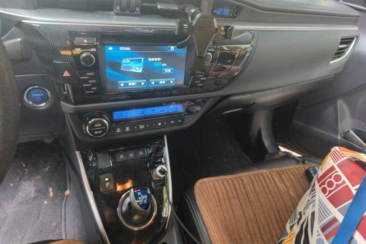 Used Toyota Levin 2016 Dual-Engine 1.8H V E-CVT Luxury Edition Audio And AC Panel