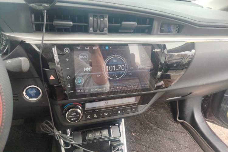 Used Toyota Levin 2016 Dual-Engine 1.8H GS E-CVT Elite Model with Sunroof Audio And AC Panel