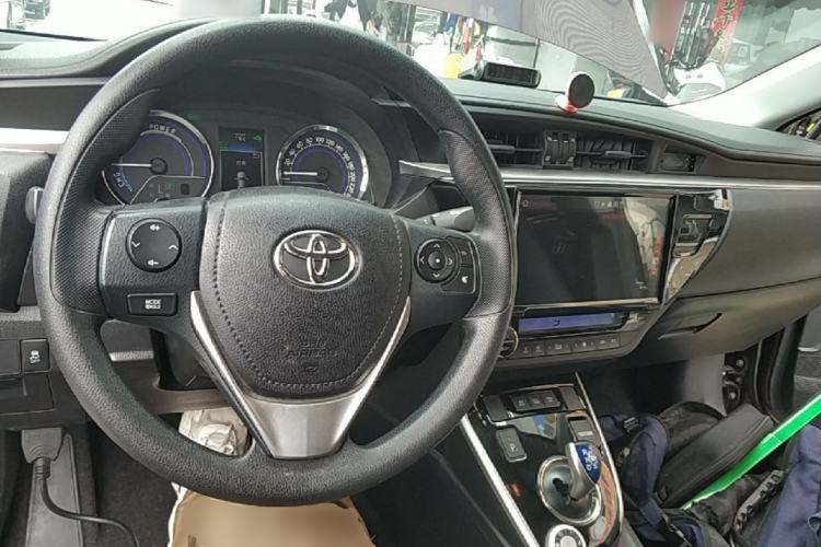 Used Toyota Levin 2016 Dual-Engine 1.8H GS E-CVT Elite Model with Sunroof Center Console