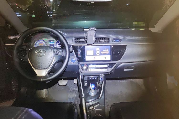 Used Toyota Levin 2016 Dual-Engine 1.8H GS E-CVT Elite Model with Sunroof Center Console