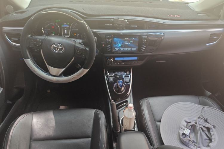 Used Toyota Levin 2016 Dual-Engine 1.8H V E-CVT Luxury Edition Center Console