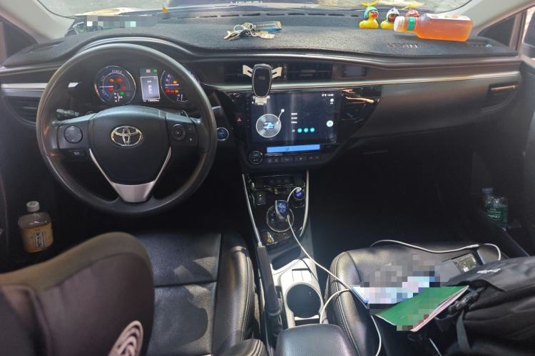 Used Toyota Levin 2016 Dual-Engine 1.8H GS E-CVT Elite Model with Sunroof Center Console