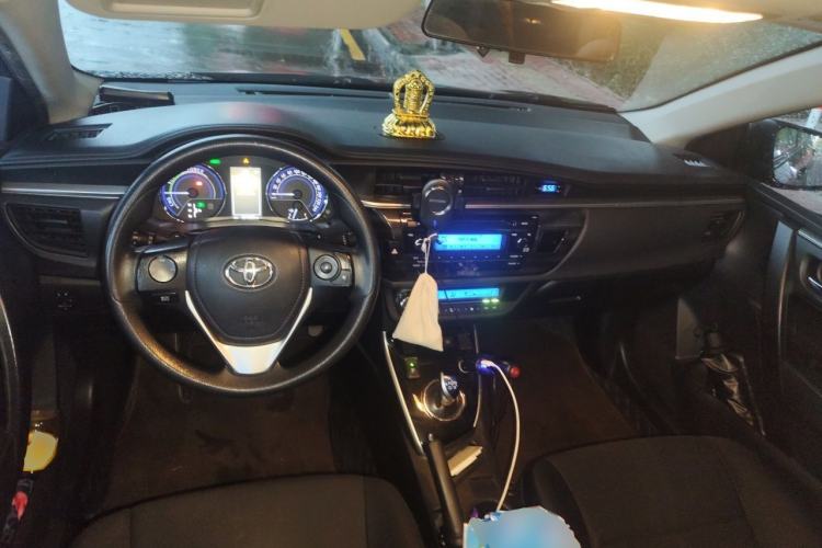 Used Toyota Levin 2016 Dual-Engine 1.8H GS E-CVT Elite Model with Sunroof Center Console