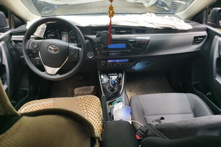 Used Toyota Levin 2016 Dual-Engine 1.8H GS E-CVT Elite Model with Sunroof Center Console