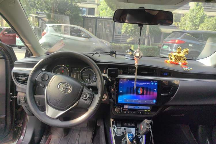 Used Toyota Levin 2016 Dual-Engine 1.8H GS E-CVT Elite Model with Sunroof Center Console