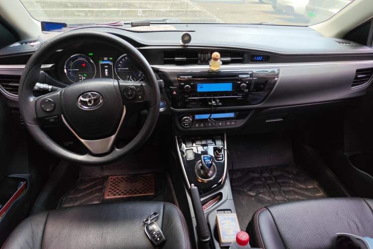 Used Toyota Levin 2016 Dual-Engine 1.8H GS E-CVT Elite Model with Sunroof Center Console
