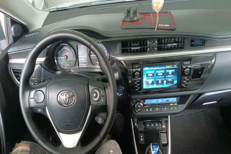 Used Toyota Levin 2016 Dual-Engine 1.8H V E-CVT Luxury Edition Center Console