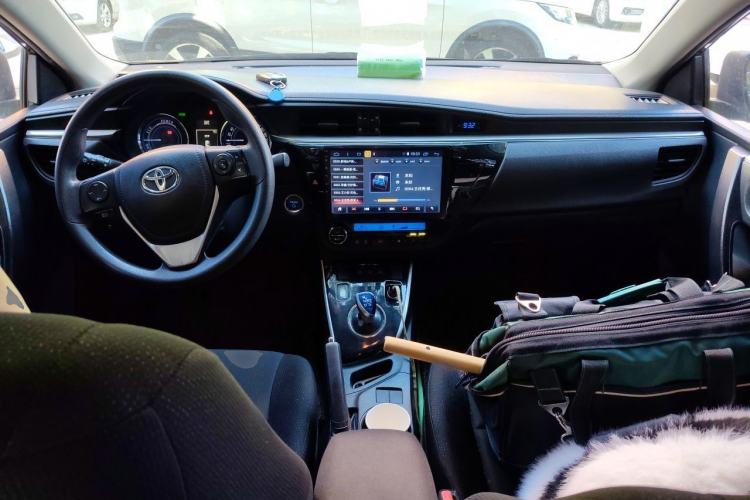 Used Toyota Levin 2016 Dual-Engine 1.8H GS E-CVT Elite Model with Sunroof Center Console