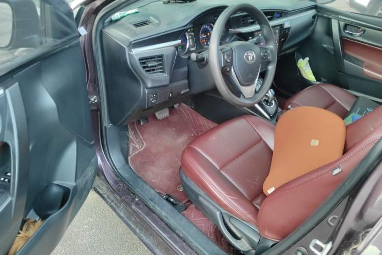 Used Toyota Levin 2016 Dual-Engine 1.8H GS E-CVT Elite Model with Sunroof Driver Seat