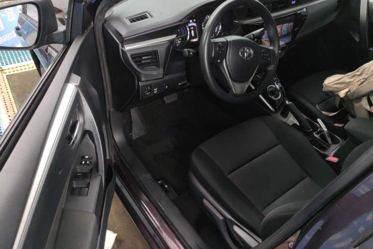 Used Toyota Levin 2016 Dual-Engine 1.8H GS E-CVT Elite Model with Sunroof Driver Seat