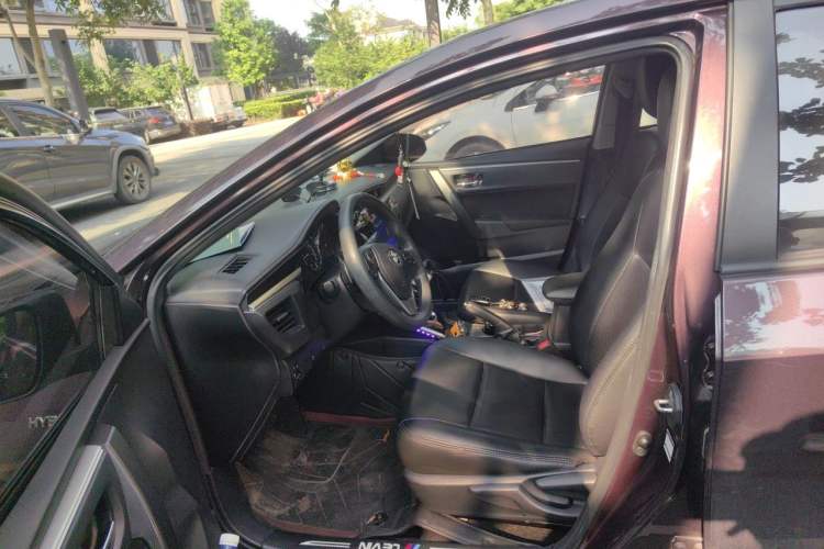 Used Toyota Levin 2016 Dual-Engine 1.8H GS E-CVT Elite Model with Sunroof Driver Seat