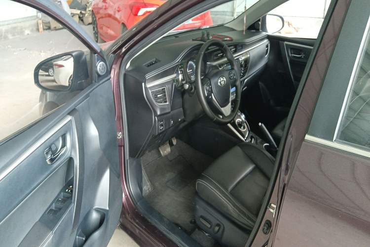 Used Toyota Levin 2016 Dual-Engine 1.8H V E-CVT Luxury Edition Driver Seat
