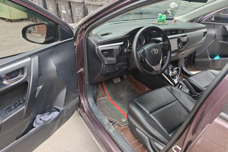 Used Toyota Levin 2016 Dual-Engine 1.8H GS E-CVT Elite Model with Sunroof Driver Seat