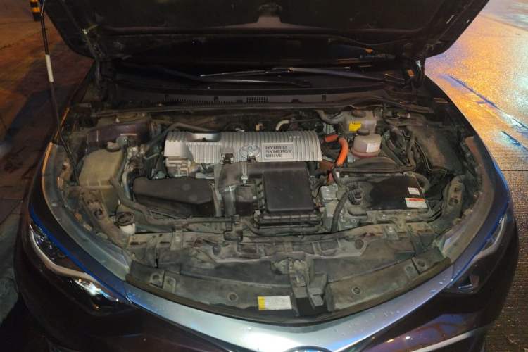 Used Toyota Levin 2016 Dual-Engine 1.8H GS E-CVT Elite Model with Sunroof Engine Bay