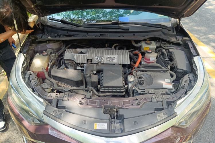 Used Toyota Levin 2016 Dual-Engine 1.8H GS E-CVT Elite Model with Sunroof Engine Bay