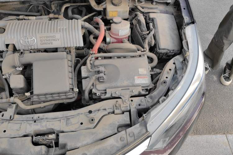 Used Toyota Levin 2016 Dual-Engine 1.8H GS E-CVT Elite Model with Sunroof Engine Bay Left