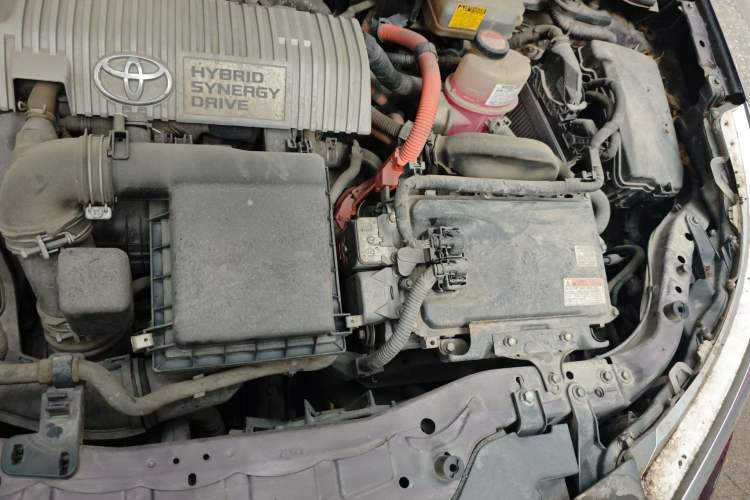 Used Toyota Levin 2016 Dual-Engine 1.8H GS E-CVT Elite Model with Sunroof Engine Bay Left