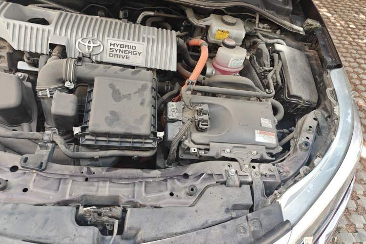 Used Toyota Levin 2016 Dual-Engine 1.8H V E-CVT Luxury Edition Engine Bay Left