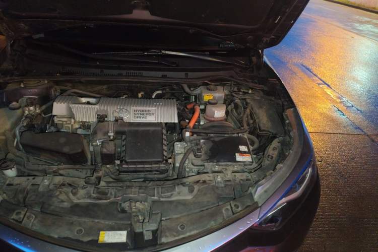 Used Toyota Levin 2016 Dual-Engine 1.8H GS E-CVT Elite Model with Sunroof Engine Bay Left