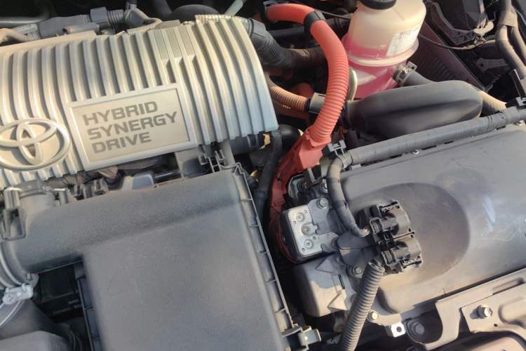 Used Toyota Levin 2016 Dual-Engine 1.8H GS E-CVT Elite Model with Sunroof Engine Bay Left