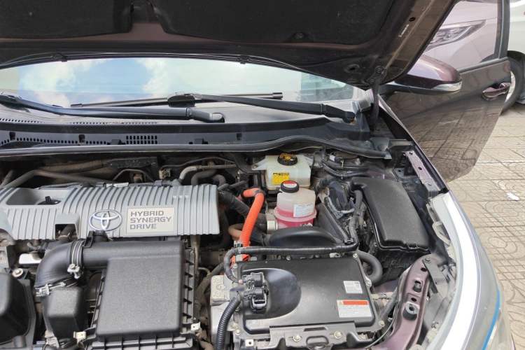 Used Toyota Levin 2016 Dual-Engine 1.8H GS E-CVT Elite Model with Sunroof Engine Bay Left