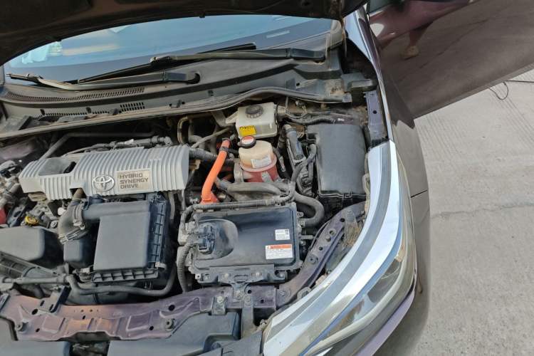 Used Toyota Levin 2016 Dual-Engine 1.8H GS E-CVT Elite Model with Sunroof Engine Bay Left