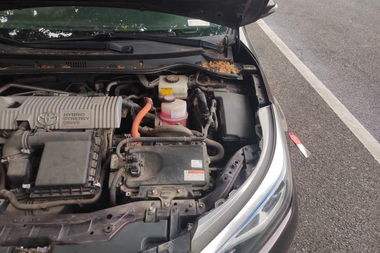 Used Toyota Levin 2016 Dual-Engine 1.8H GS E-CVT Elite Model with Sunroof Engine Bay Left