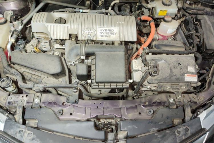 Used Toyota Levin 2016 Dual-Engine 1.8H GS E-CVT Elite Model with Sunroof Engine Bay