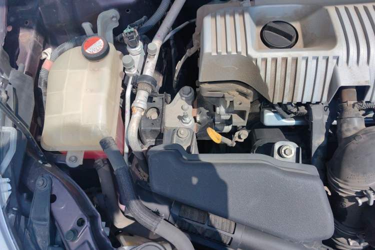 Used Toyota Levin 2016 Dual-Engine 1.8H GS E-CVT Elite Model with Sunroof Engine Bay Right