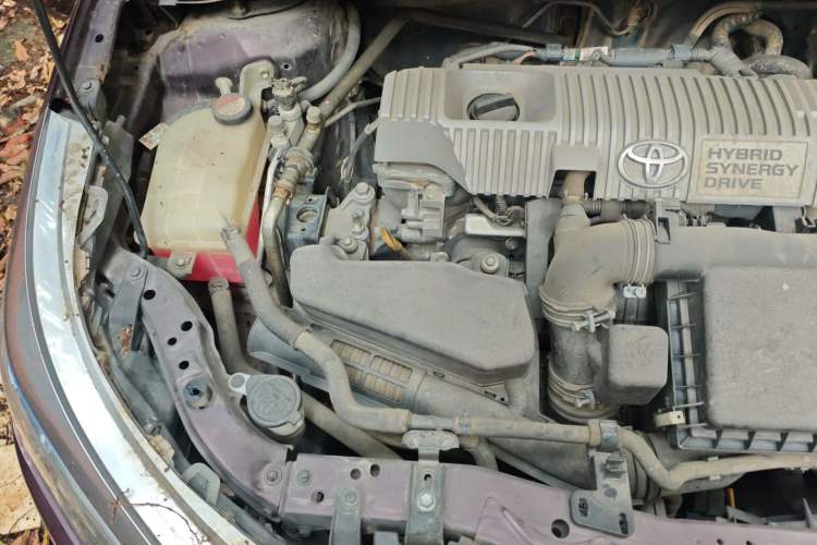 Used Toyota Levin 2016 Dual-Engine 1.8H GS E-CVT Elite Model with Sunroof Engine Bay Right