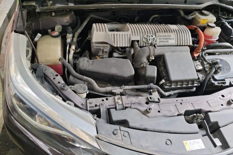 Used Toyota Levin 2016 Dual-Engine 1.8H GS E-CVT Elite Model with Sunroof Engine Bay Right