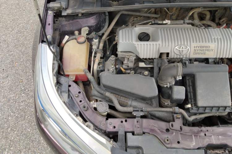 Used Toyota Levin 2016 Dual-Engine 1.8H GS E-CVT Elite Model with Sunroof Engine Bay Right
