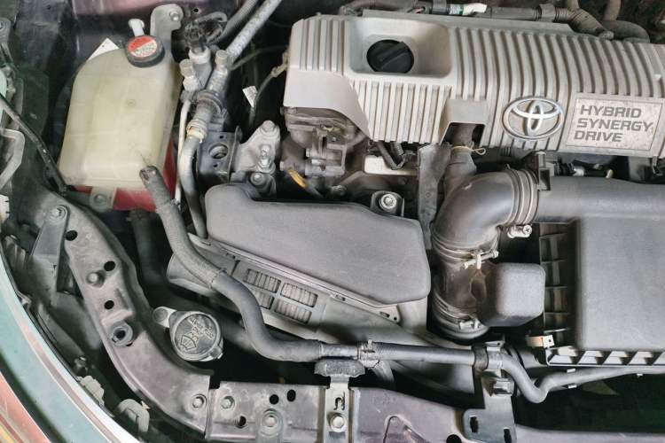Used Toyota Levin 2016 Dual-Engine 1.8H GS E-CVT Elite Model with Sunroof Engine Bay Right