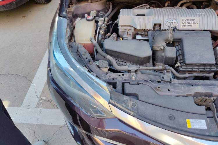Used Toyota Levin 2016 Dual-Engine 1.8H GS E-CVT Elite Model with Sunroof Engine Bay Right