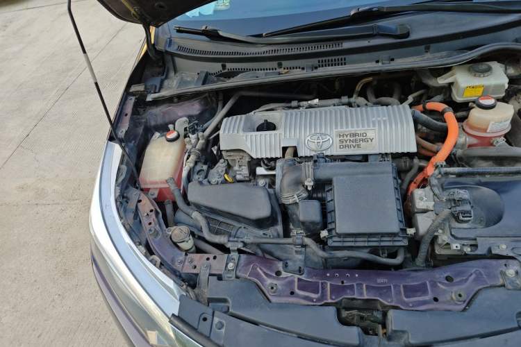 Used Toyota Levin 2016 Dual-Engine 1.8H GS E-CVT Elite Model with Sunroof Engine Bay Right