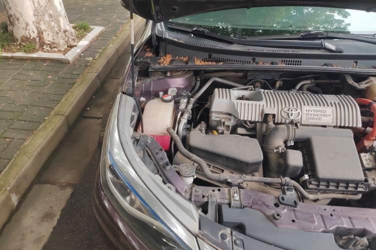 Used Toyota Levin 2016 Dual-Engine 1.8H GS E-CVT Elite Model with Sunroof Engine Bay Right