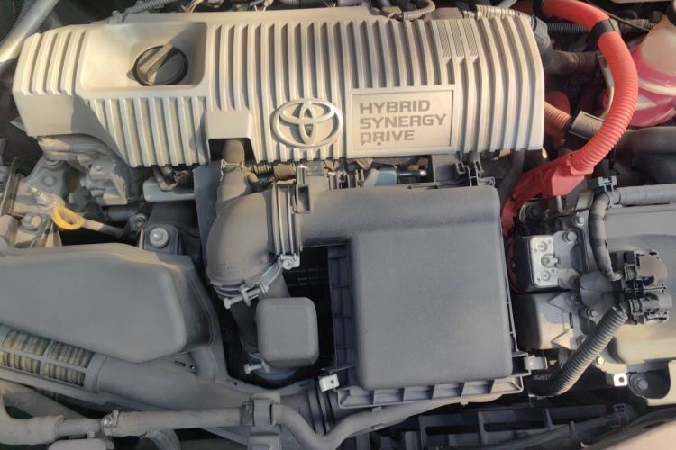 Used Toyota Levin 2016 Dual-Engine 1.8H GS E-CVT Elite Model with Sunroof Engine Bay
