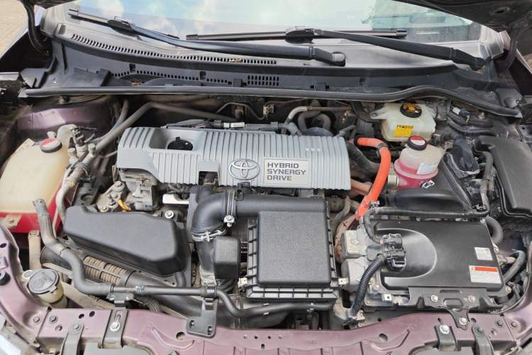 Used Toyota Levin 2016 Dual-Engine 1.8H GS E-CVT Elite Model with Sunroof Engine Bay