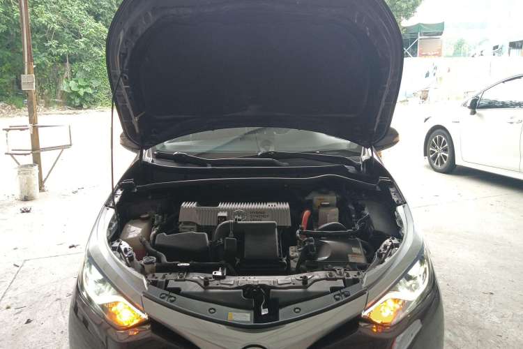 Used Toyota Levin 2016 Dual-Engine 1.8H V E-CVT Luxury Edition Engine Bay