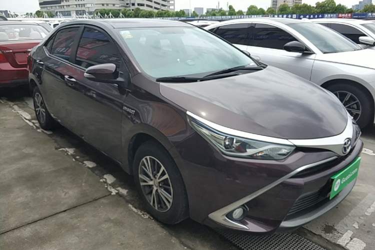 Used Toyota Levin 2016 Dual-Engine 1.8H GS E-CVT Elite Model with Sunroof Front Right 45 Deg
