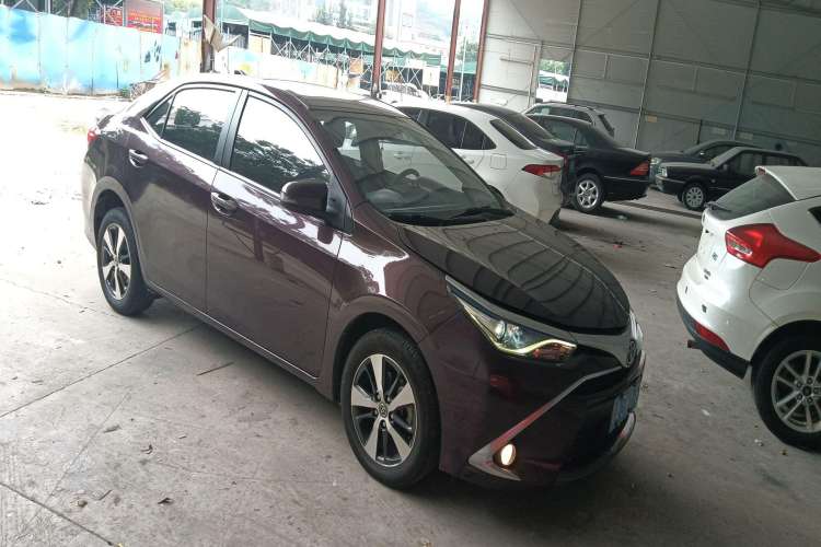 Used Toyota Levin 2016 Dual-Engine 1.8H V E-CVT Luxury Edition Front Right 45 Deg