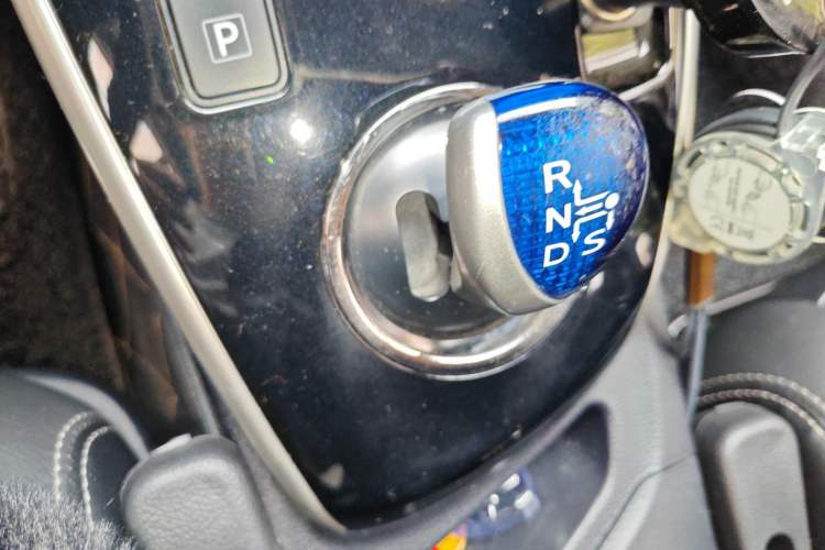 Used Toyota Levin 2016 Dual-Engine 1.8H V E-CVT Luxury Edition Gear Lever