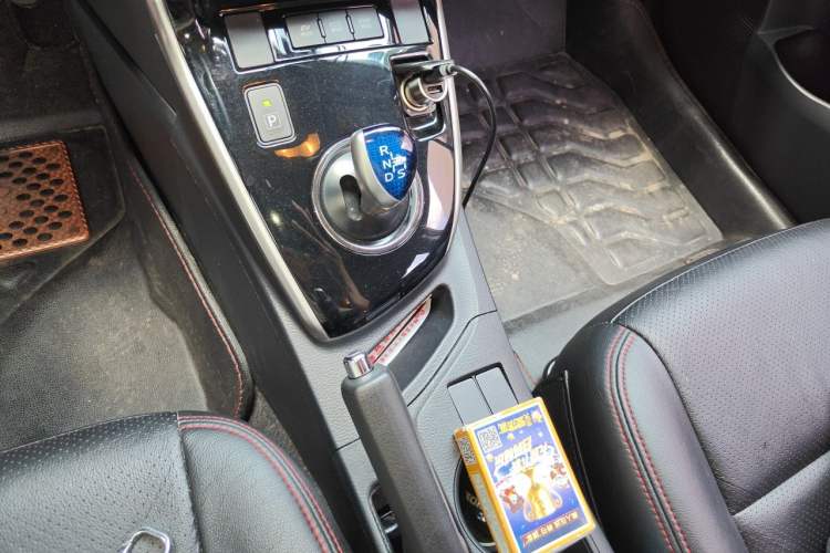 Used Toyota Levin 2016 Dual-Engine 1.8H GS E-CVT Elite Model with Sunroof Gear Lever