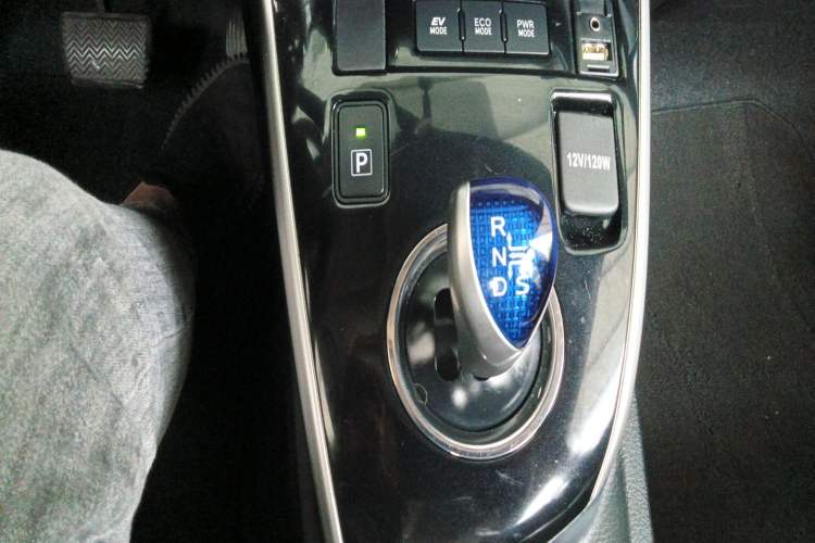 Used Toyota Levin 2016 Dual-Engine 1.8H V E-CVT Luxury Edition Gear Lever