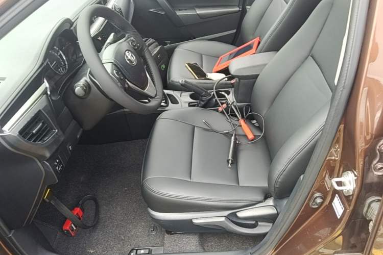 Used Toyota Levin 2016 Dual-Engine 1.8H GS E-CVT Elite Model with Sunroof Left Front Seat