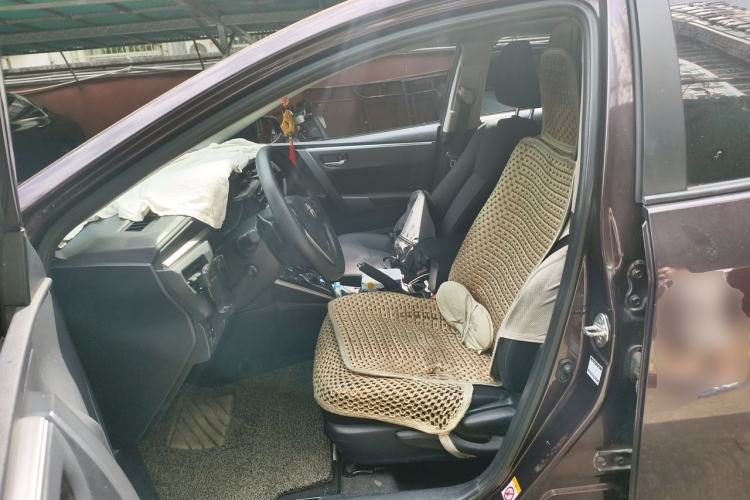 Used Toyota Levin 2016 Dual-Engine 1.8H GS E-CVT Elite Model with Sunroof Left Front Seat